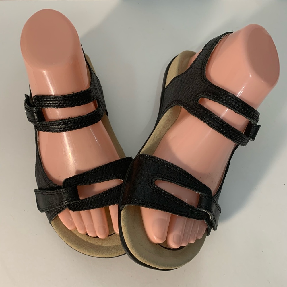 ABEO BIO SYSTEM Crescent Strappy Open Toe Sandal